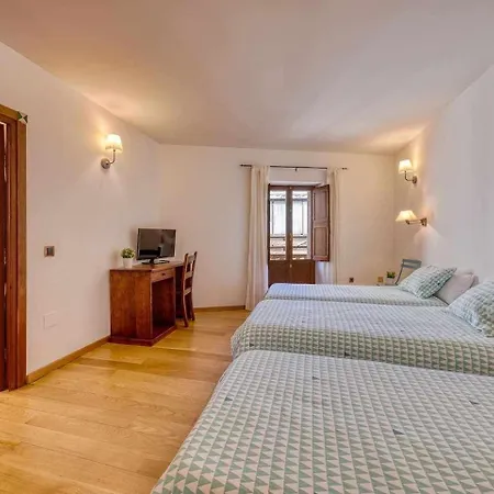 Holiday home Casa Cuesta Del Reloj Piedralaves