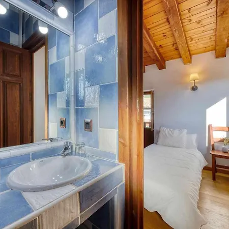 Casa Cuesta Del Reloj Holiday home *