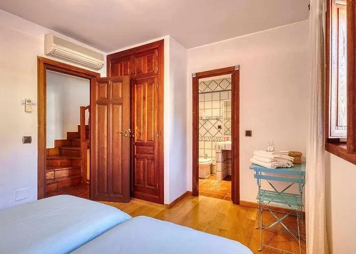 Casa Cuesta Del Reloj Piedralaves