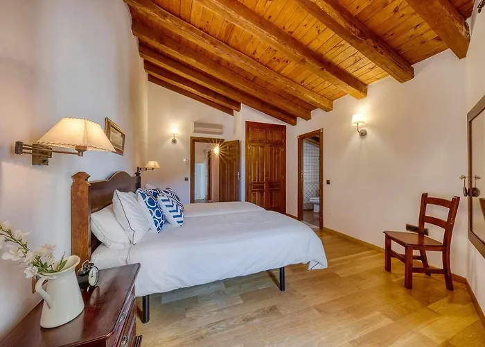 Casa Cuesta Del Reloj Piedralaves