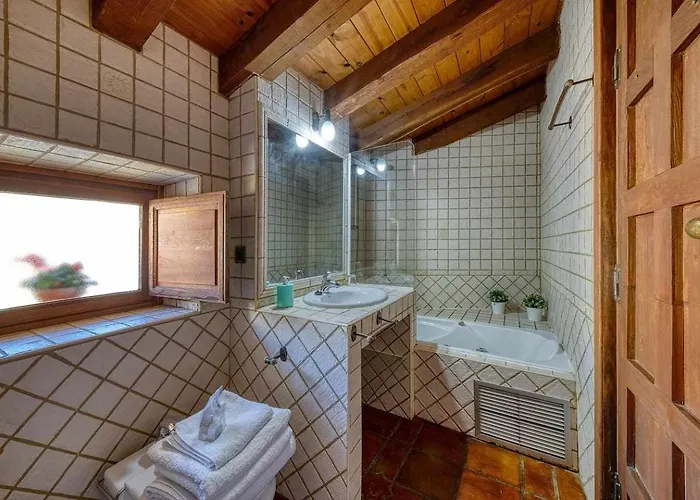 Casa Cuesta Del Reloj Piedralaves